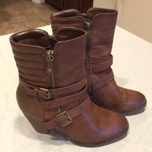 Nature Breeze brown heeled boot